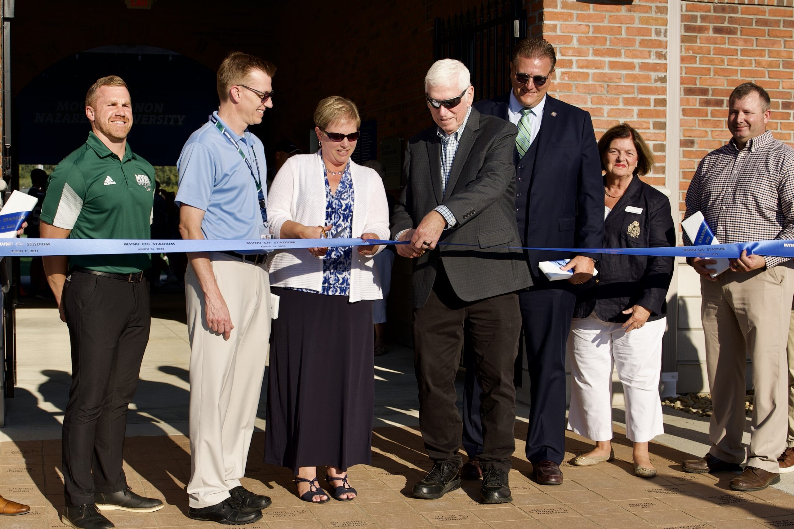 Ribbon-cutting-close